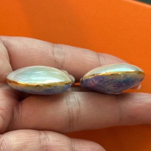 Unique hand-drawn earrings, Cats in purple flowers - Picture 7 of 7